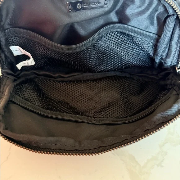 Lululemon Crossbody Bag & Card Case - Picture 14 of 16